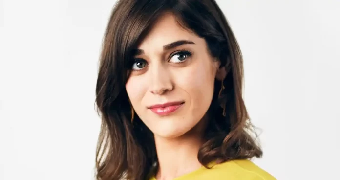 Lizzy Caplan