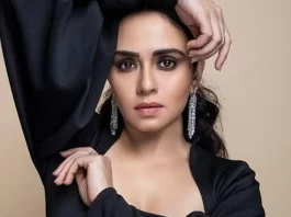 Amruta Khanvilkar