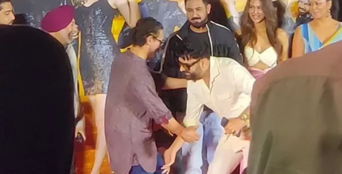 Kapil Sharma Touches Aamir Khan’s Feet